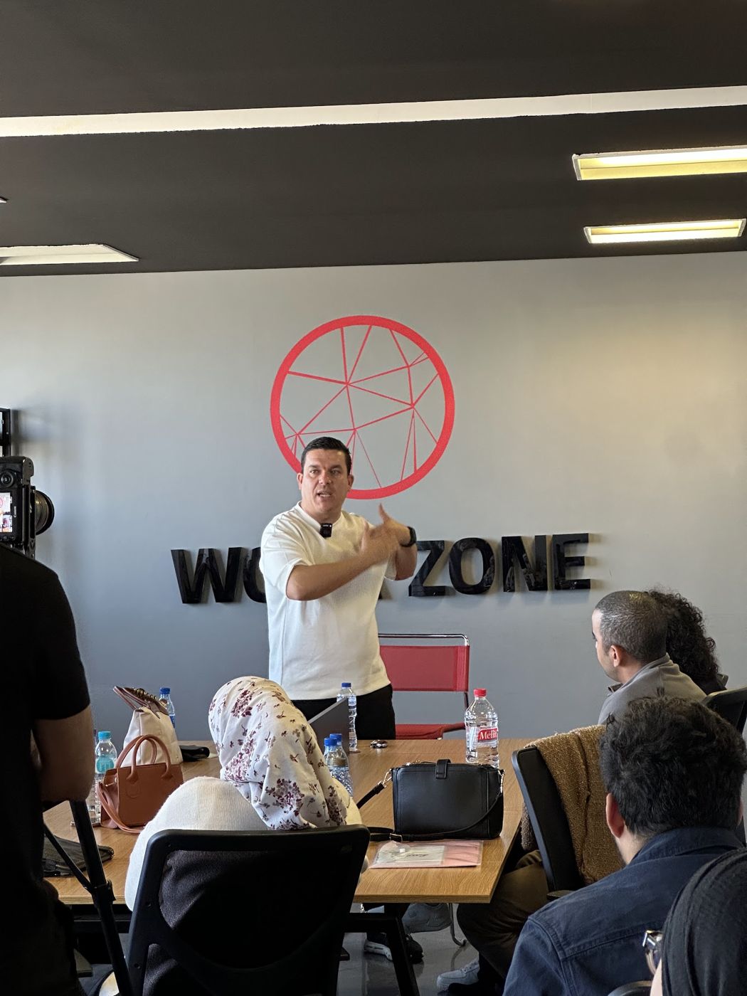 Azzam Soualmia partage son parcours d'entrepreneur lors de la WZ Business Class