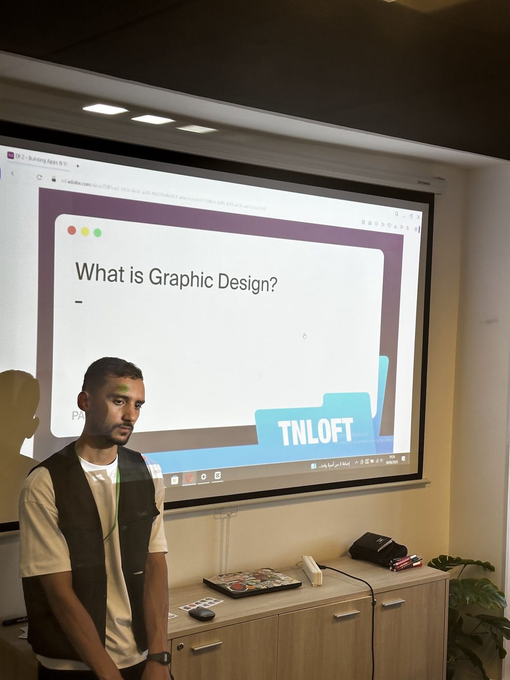 Présentation What is Graphic Design par TNLOFT chez WorkZone